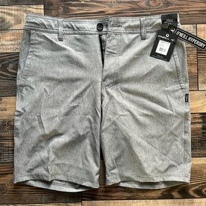 NWT Men’s O’Neill gray shorts. Size: 31